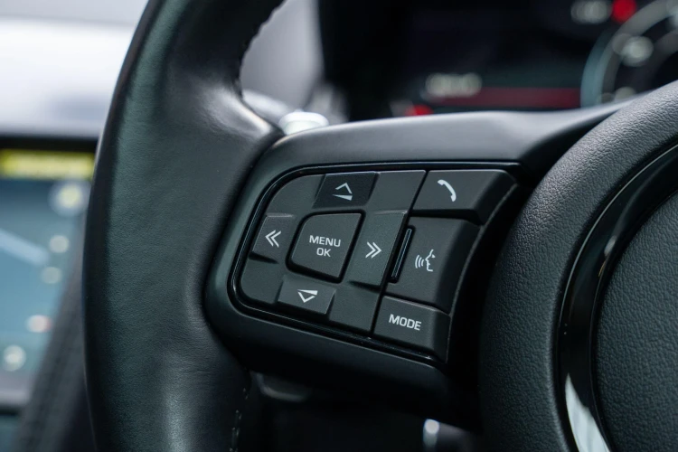 Vehicle Image 21