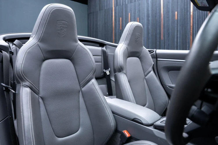 Vehicle Image 12