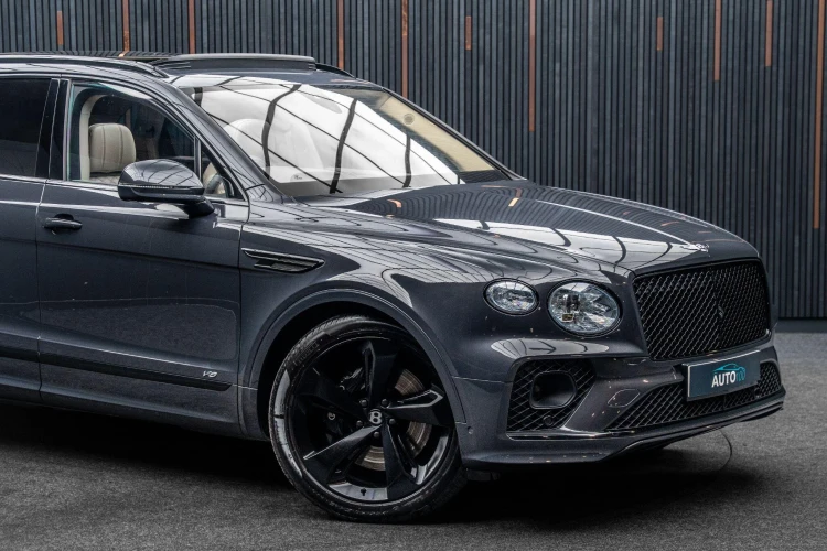 Vehicle Image 9
