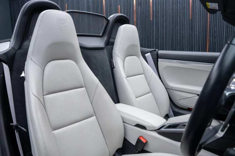 Vehicle Image 12