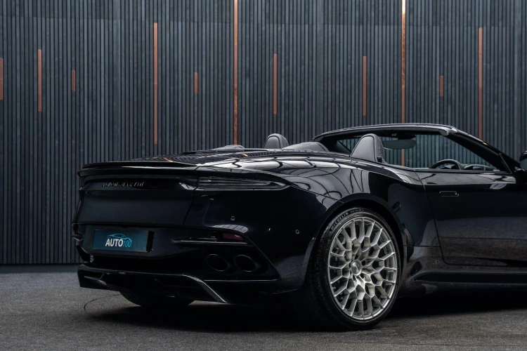 Vehicle Image 23