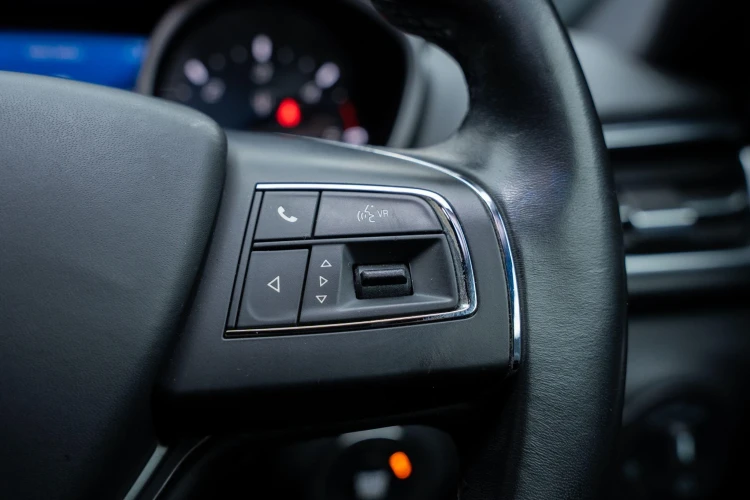 Vehicle Image 30