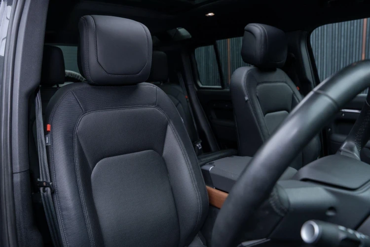 Vehicle Image 12