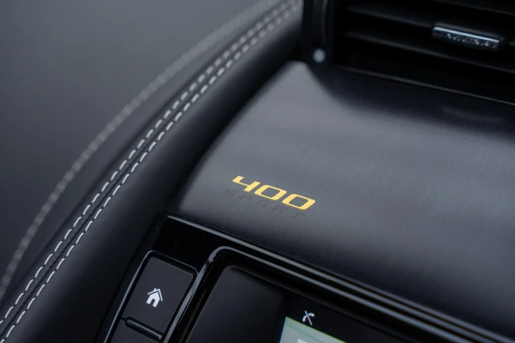 Vehicle Image 8