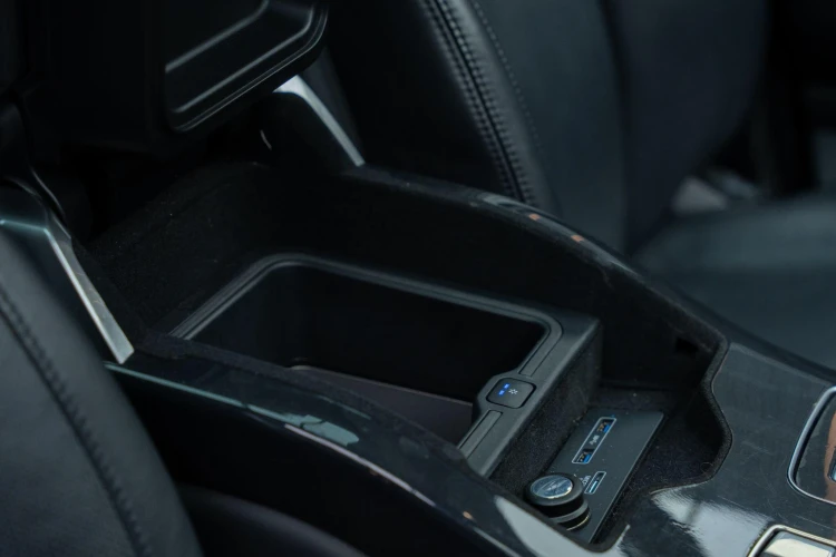 Vehicle Image 32