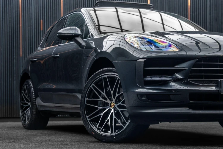 Vehicle Image 7