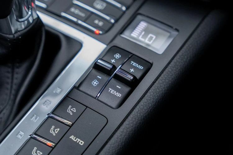 Vehicle Image 22