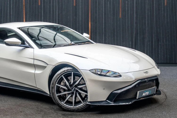 Vehicle Image 9
