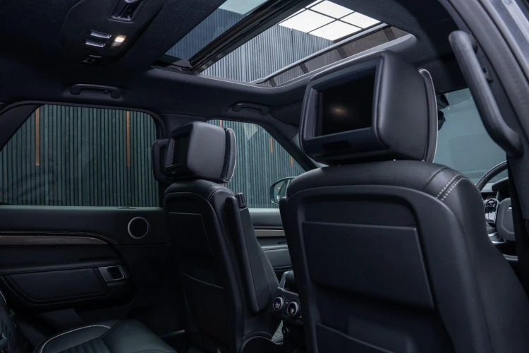 Vehicle Image 10