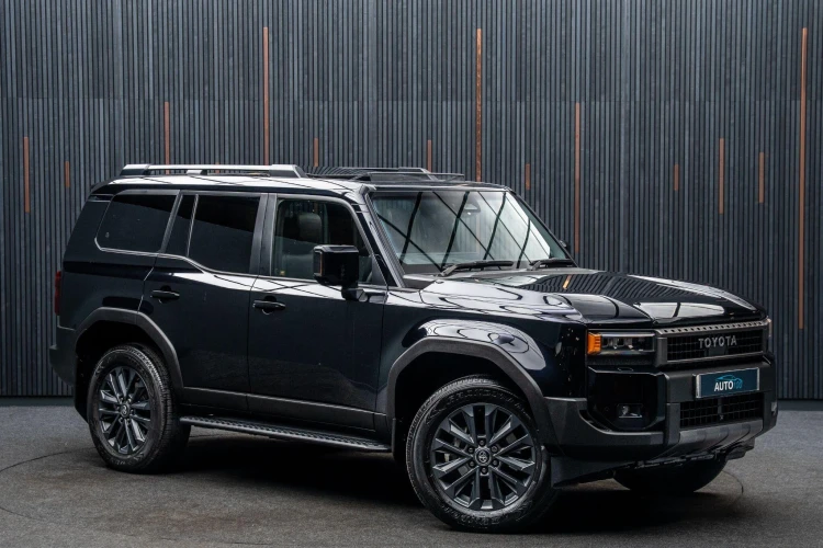 Vehicle Image 5