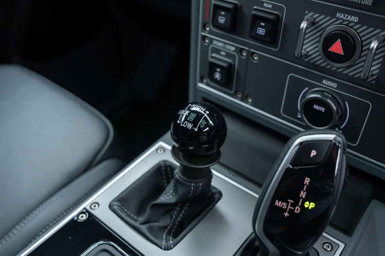 Vehicle Image 25