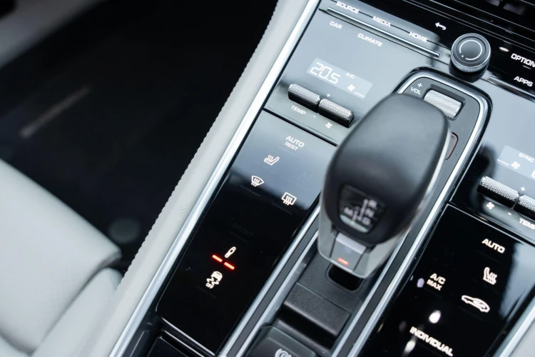 Vehicle Image 30