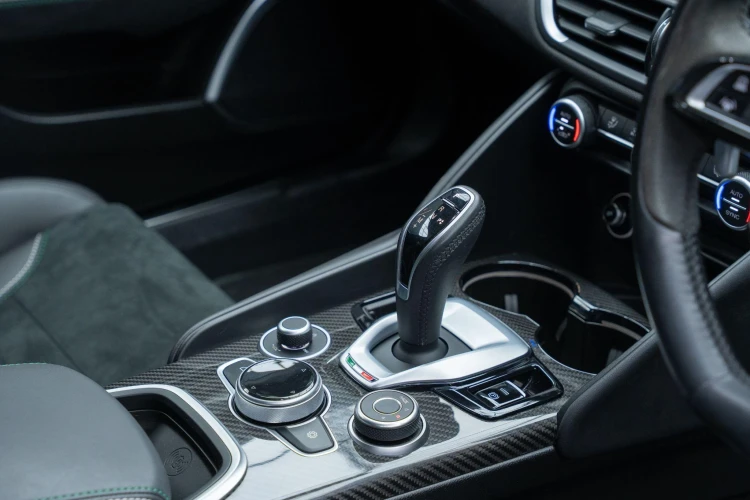 Vehicle Image 30
