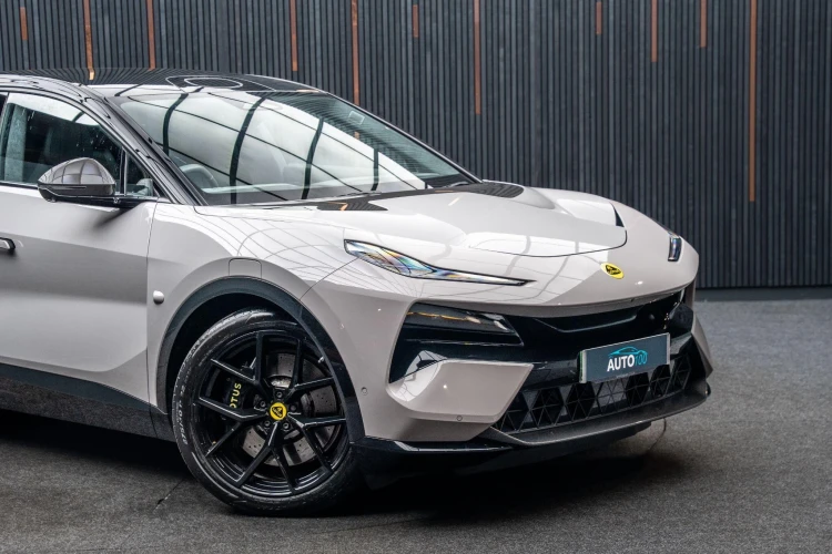 Vehicle Image 7