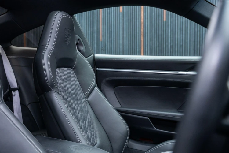 Vehicle Image 30