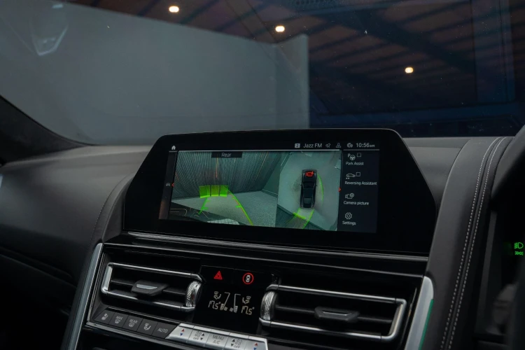 Vehicle Image 8