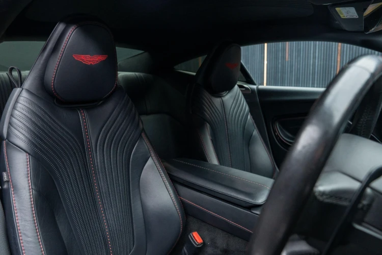 Vehicle Image 12