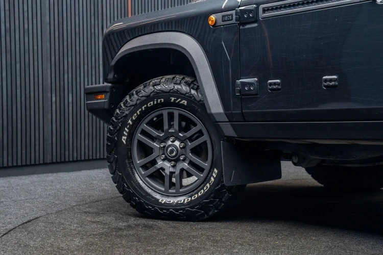 Vehicle Image 15