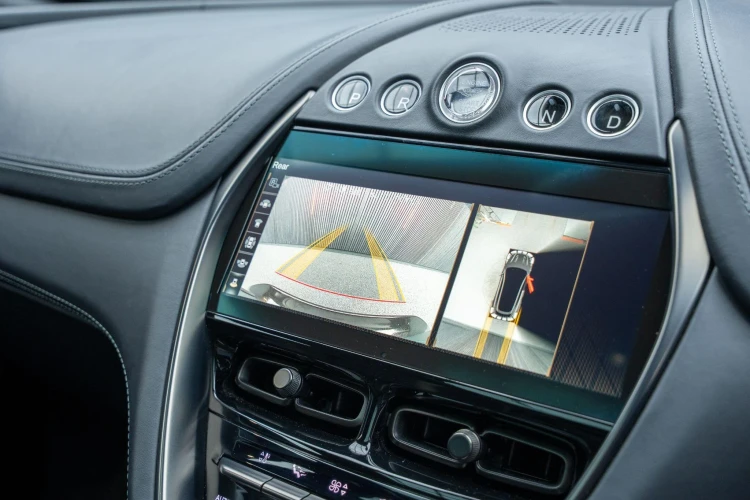 Vehicle Image 6