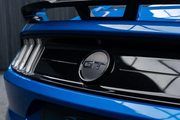 Vehicle Image 25