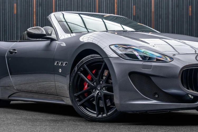 Vehicle Image 9