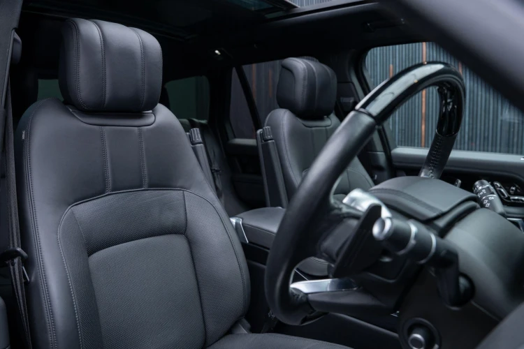 Vehicle Image 12