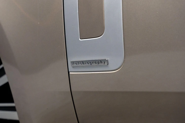 Vehicle Image 25