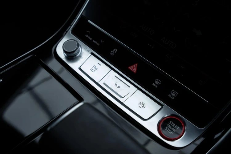Vehicle Image 18