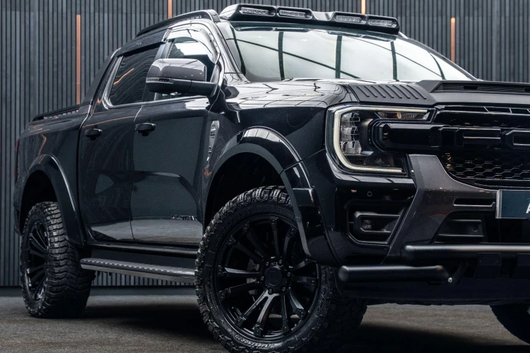 Vehicle Image 9