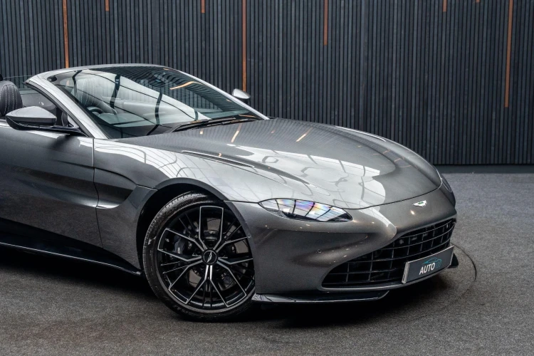 Vehicle Image 11