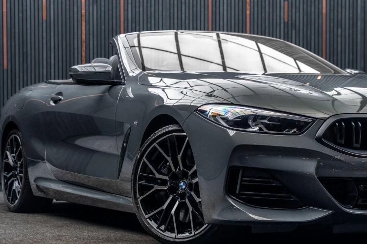 Vehicle Image 9