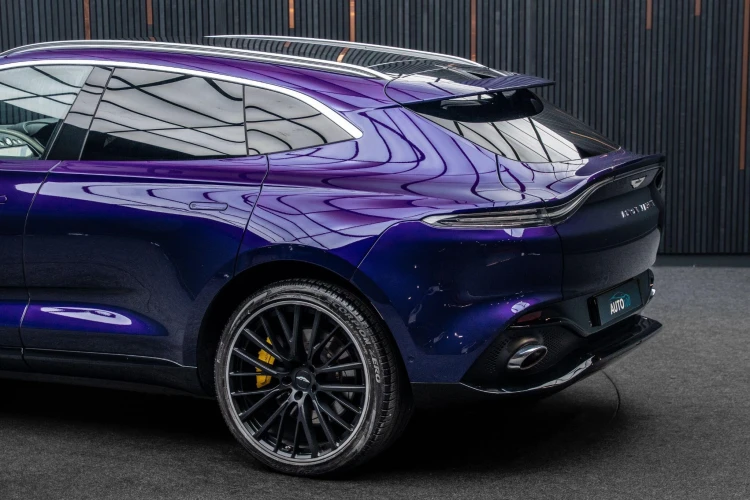 Vehicle Image 19
