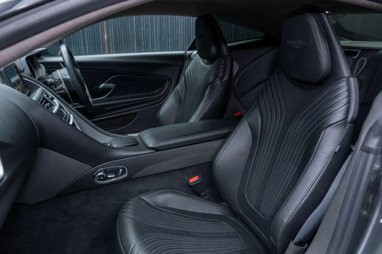 Vehicle Image 30
