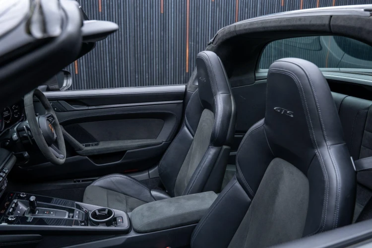 Vehicle Image 35