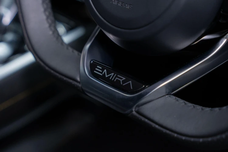 Vehicle Image 32