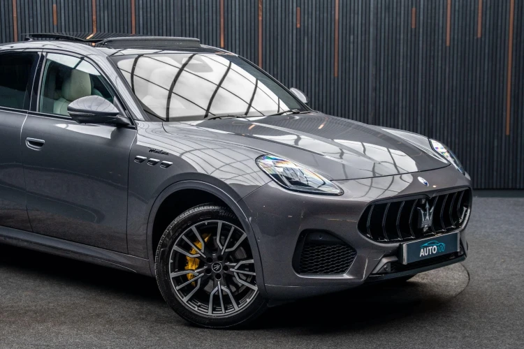Vehicle Image 9