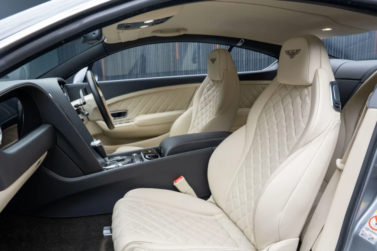Vehicle Image 32