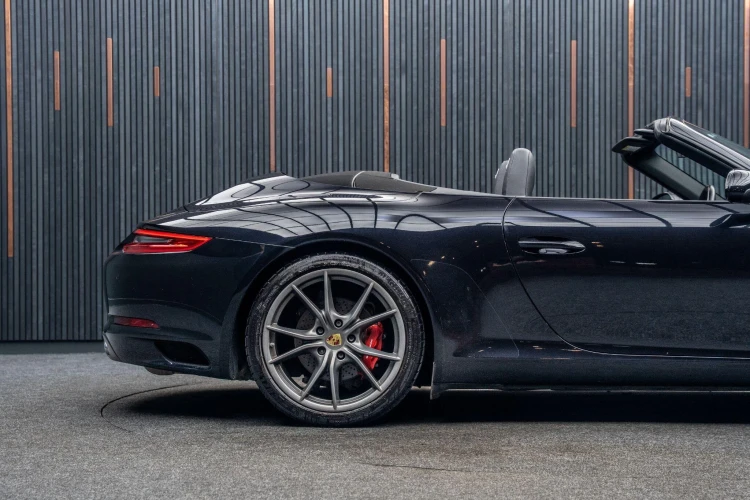 Vehicle Image 23