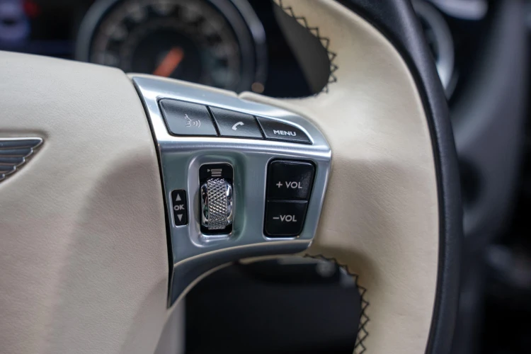 Vehicle Image 30