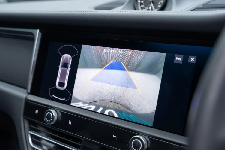 Vehicle Image 6