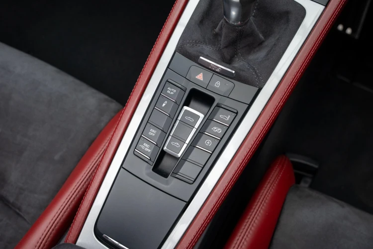 Vehicle Image 30