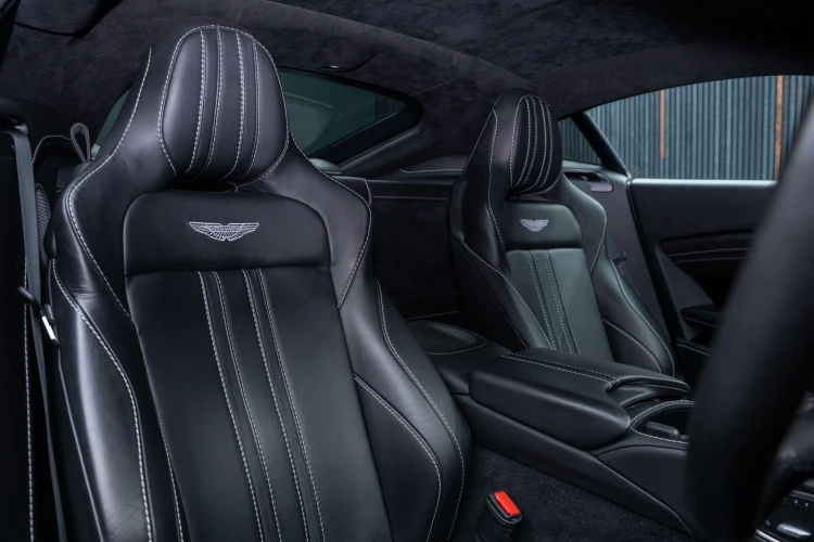 Vehicle Image 12