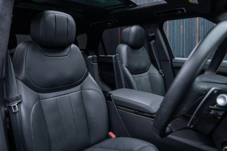 Vehicle Image 12
