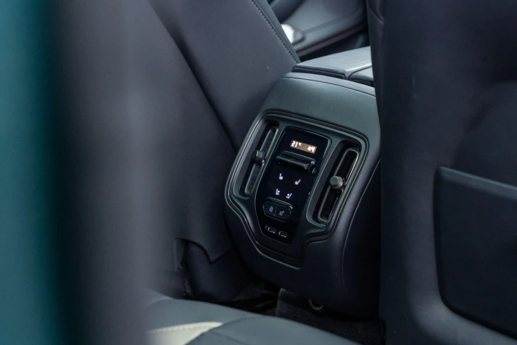 Vehicle Image 39