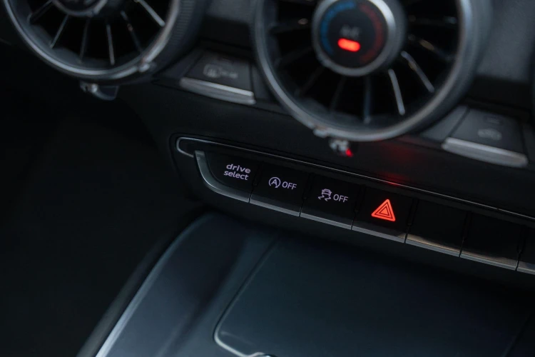 Vehicle Image 22