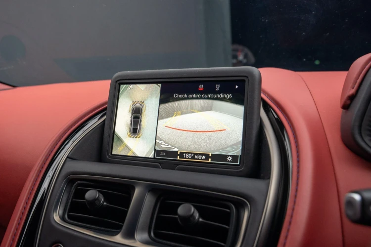 Vehicle Image 6