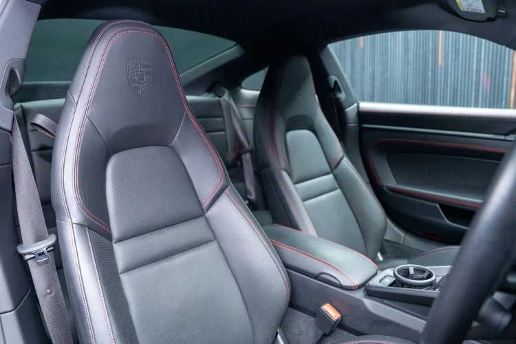 Vehicle Image 12