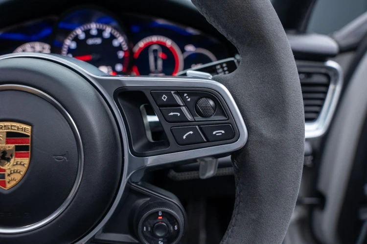 Vehicle Image 25