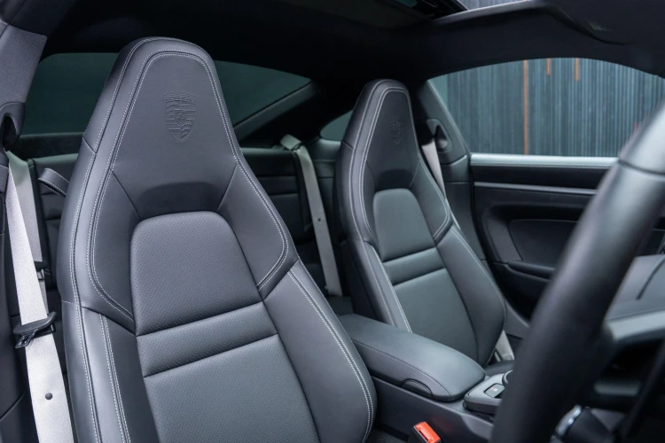 Vehicle Image 12