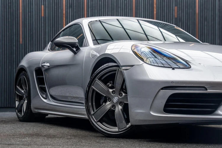 Vehicle Image 7